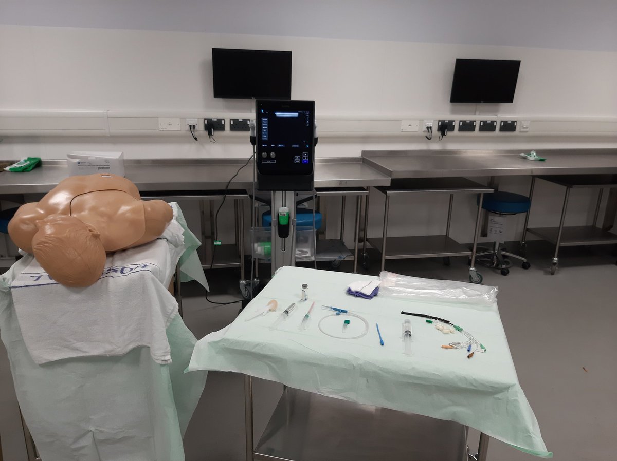 NUH_CS's tweet image. A massive thank you to our amazing faculty who have supported the delivery of the IMT and GIM procedural skills course over the last 2 days! Lots of procedural skills covered with each candidate having the opportunity to perform each skill!