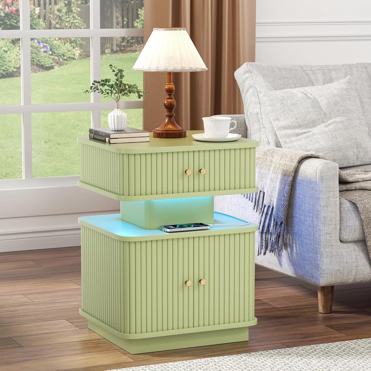 PriceErrors_'s tweet image. LED End Table with Charging Station 

Now $69.xx
Clip Coupon

joylink.io/led-green-mid-…
ad