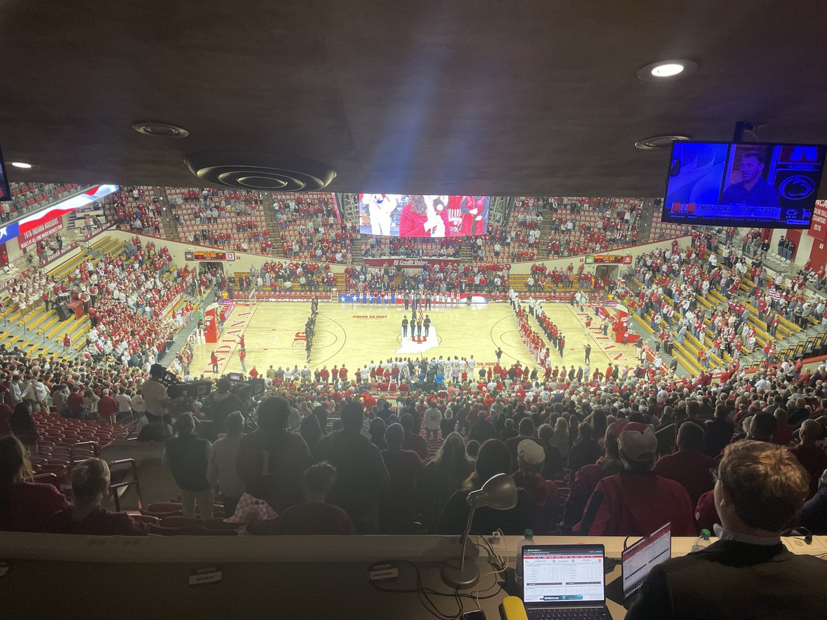 Indiana (4-0) hosts Lindenwood (2-3) in just about 5 minutes! I’ll have updates for <a href="/house_hoosier/">House of Hoosier Podcast</a> through the night. #iubb
