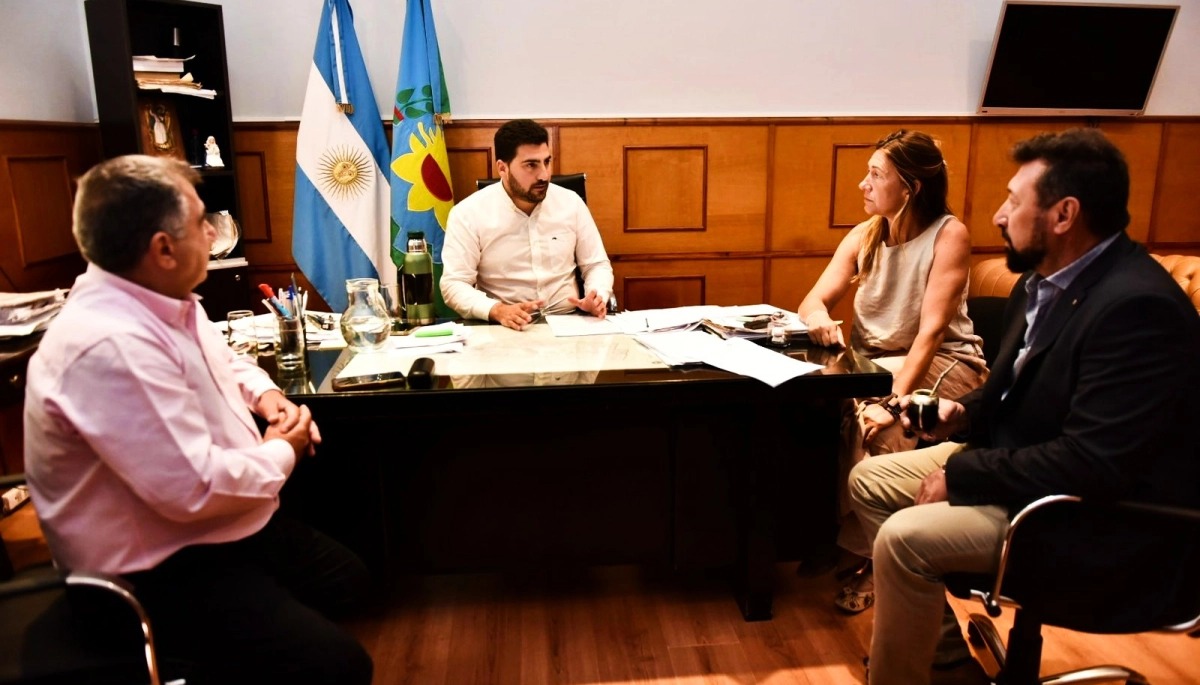 Egüen gestionó beneficios con Banco Nación para productores en emergencia hídrica. shre.ink/qwsT