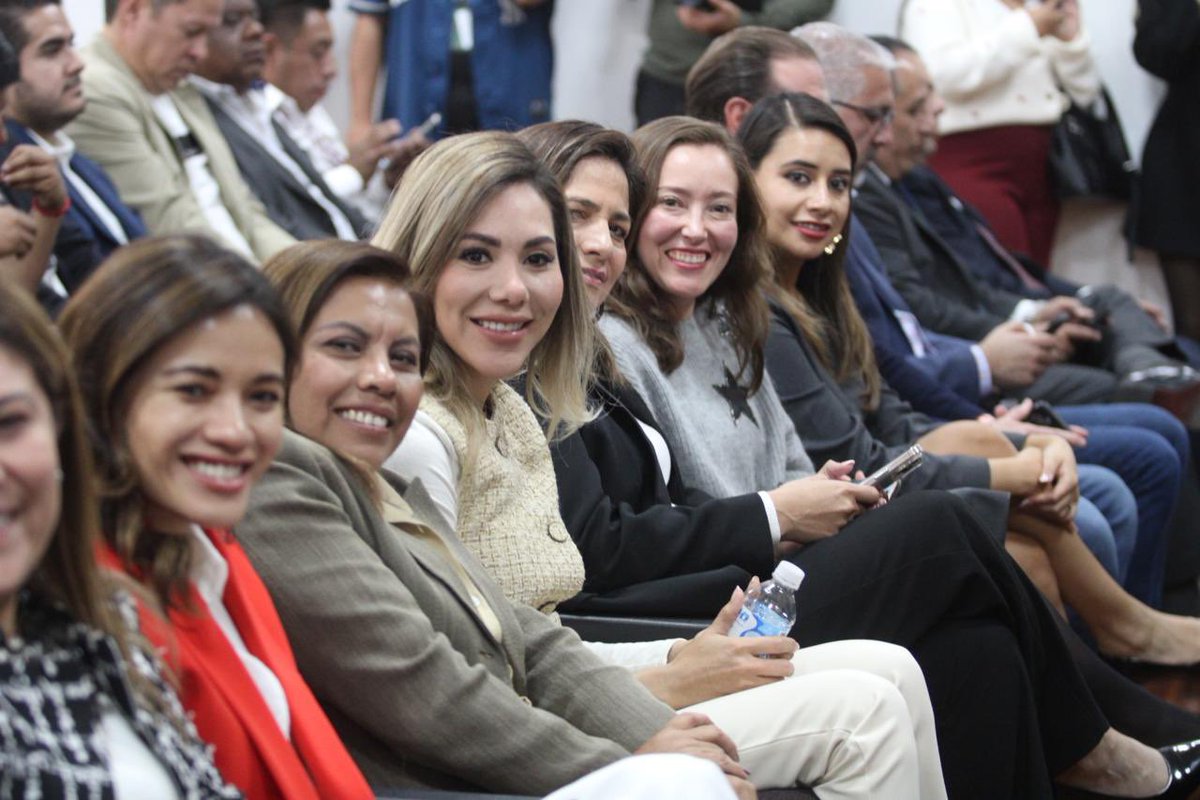 KarinaRomSainz's tweet photo. 👷🏻♀️En la 4ta. Sesión Ordinaria del COPLADEMUN, presentamos avances y acciones estrategias para la correcta implementación del #FORTAMUN y #FAISMUN , fortaleciendo la transparencia en la aplicaciones de los recursos 💰
#LaCapitalImparable #Puebla https://t.co/Ta9bfLbfzR