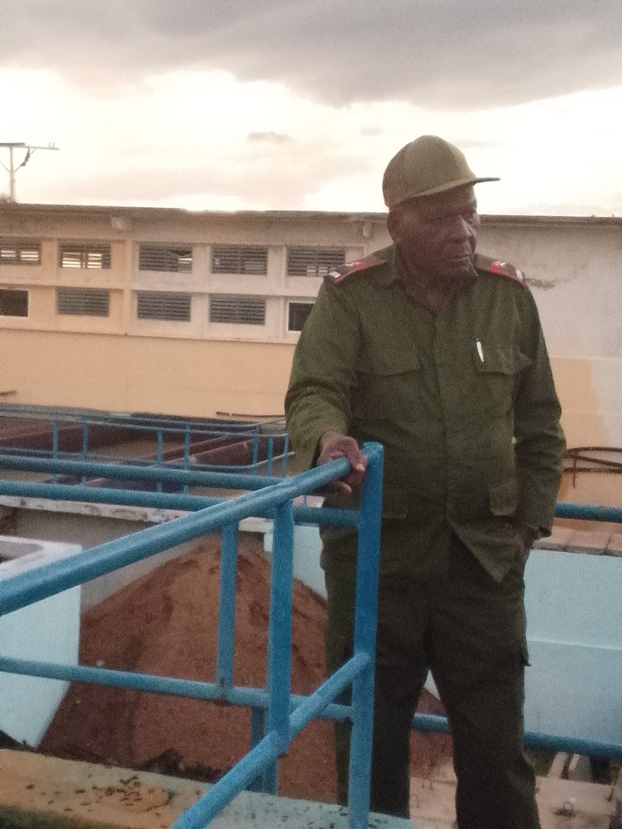 BeatrizJUrrutia's tweet image. Evalúa Esteban Lazo Hernández, presidente de @AsambleaCuba, situación del abasto de agua en #SantiagoDeCuba. En la Planta Potabilizadora Quintero, la máxima autoridad parlamentaria apreció los desafíos que enfrenta el territorio para mejorar el suministro del preciado líquido.
