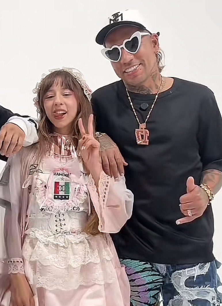 goddesssmar's tweet image. besties