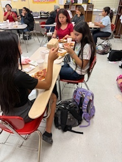 CigarroaMSLISD's tweet image. Teamwork makes the dream work! ✨ Our dedicated One Act Play students were celebrated with a pizza party today for their outstanding efforts and support with the school Haunted House. They crushed it!

#TheatreKids #CompetitionPrep #ProudSchool #StudentSuccess