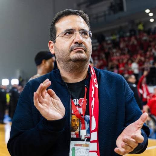TheDunkCentral's tweet image. Owner of the Israeli basketball team Hapoel Tel Aviv, Ofer Yannay, says his team could beat NBA lottery teams

“Hapoel Tel Aviv is the best team in the world outside the NBA. I’m pretty sure it’s better than most NBA lottery teams, especially if we play FIBA rules.”

(Via…