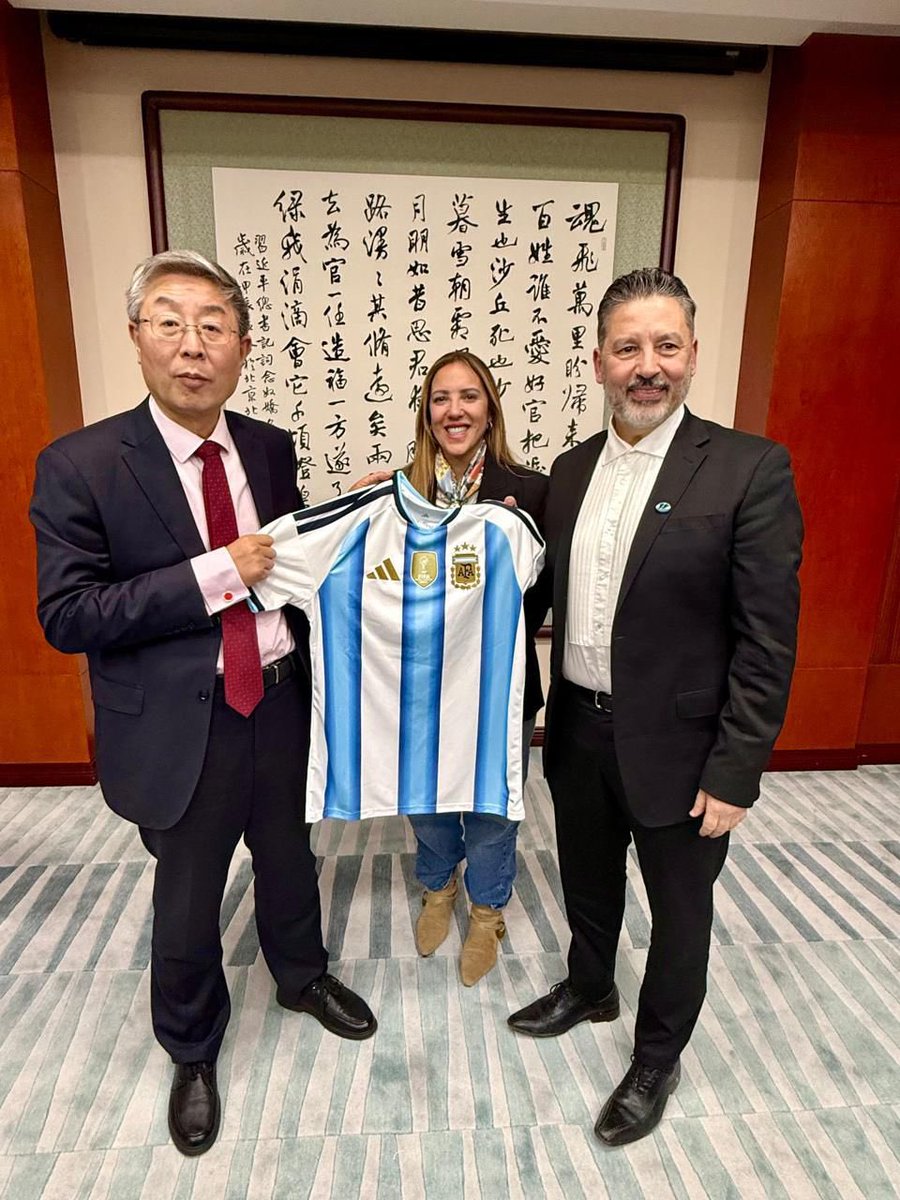 Menéndez profundiza lazos con China para impulsar el desarrollo productivo de Merlo. shre.ink/qwsa