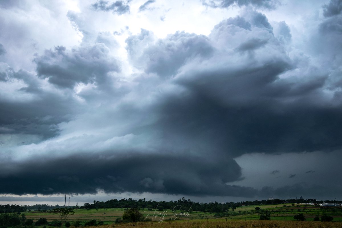 Asaff_Souza's tweet image. Supercelula semana passada no noroeste do  Paraná, Brasil.
#supercell #brazil #supercelula #stormchaser #parana #storm #stormclouds #umuarama