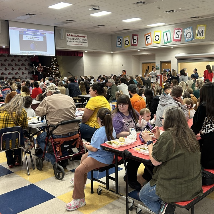 Thankful each year for our cafeteria ladies! Their hard work and dedication fill more than our plates, they fill our school with LOVE! Thank you for making this tradition so special year after year. We appreciate you more than you know! 🧡🦃🥧
#ESED#cardstudentsareworthit