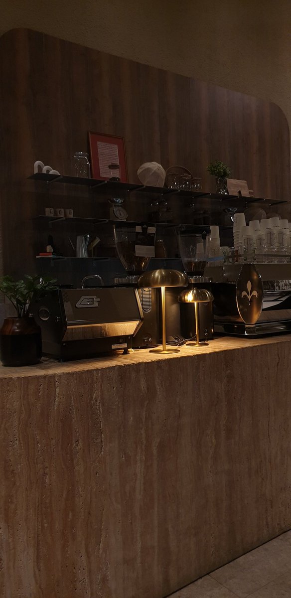 الناس الي تشاركك نجاحك وتدعمك دايم ، محظوظين فيهم 
الله يديمك لي ويجعلني افرح فيك 💓💓💓💓💓💓