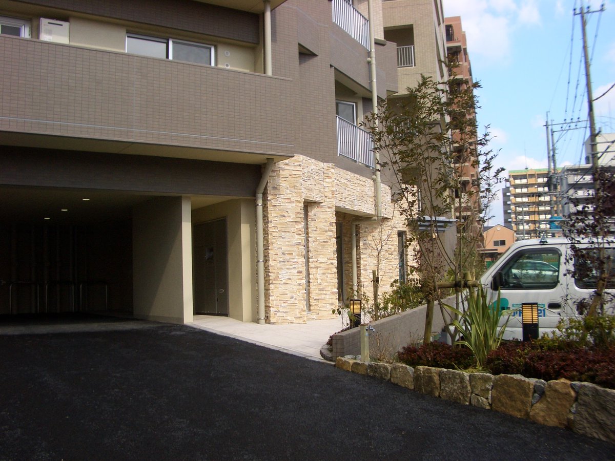 kimu_treeforest's tweet image. 年末調整と確定申告　不動産投資家が年末にやるべき３つの準備

12月が近づくと、サラリーマンも個人事業主も「年末調整」や「確定申告」が気になりますね。

特に不動産投資をしている方にとって、この時期の準備で手取り額が大きく変わることがあります。…