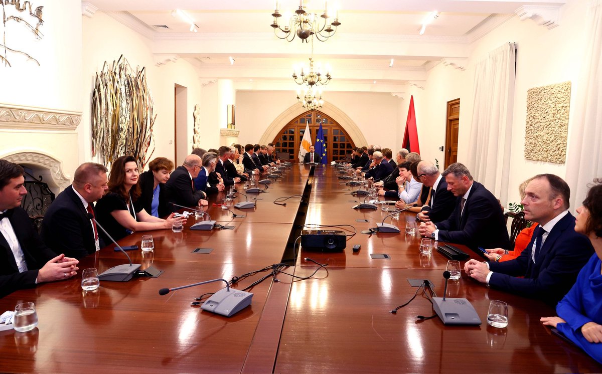 On the eve of tomorrow’s Council of Presidents (#CoPres) meeting in Nicosia, Presidents of our 42 member federations from 36 countries had the pleasure of meeting with President <a href="/Christodulides/">NikosChristodoulides</a> at the Presidential Palace of Cyprus.