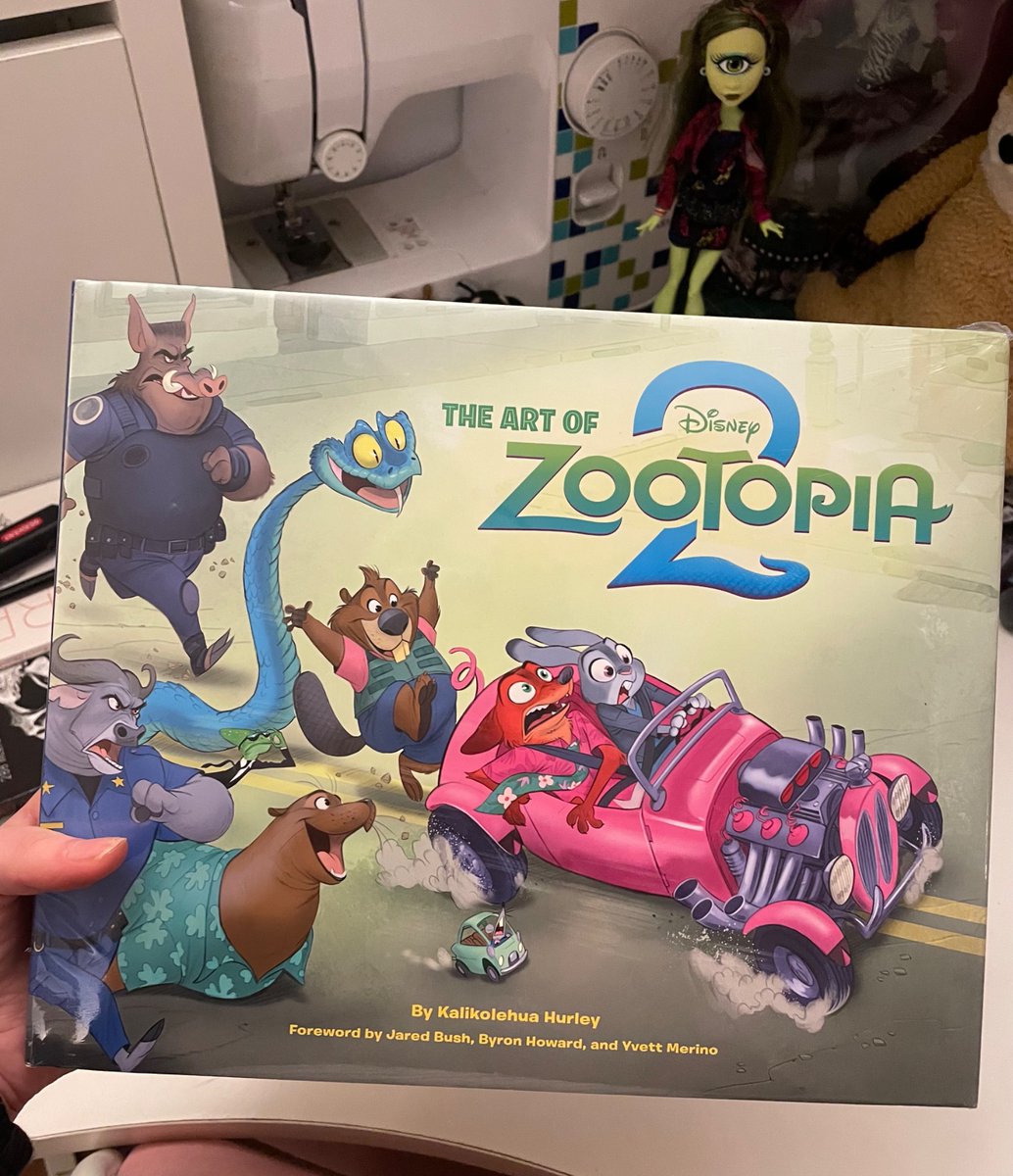 angelrabies_'s tweet photo. art book on the same day as my grail bear is kinda insane ngl https://t.co/rXQaNuRvlj