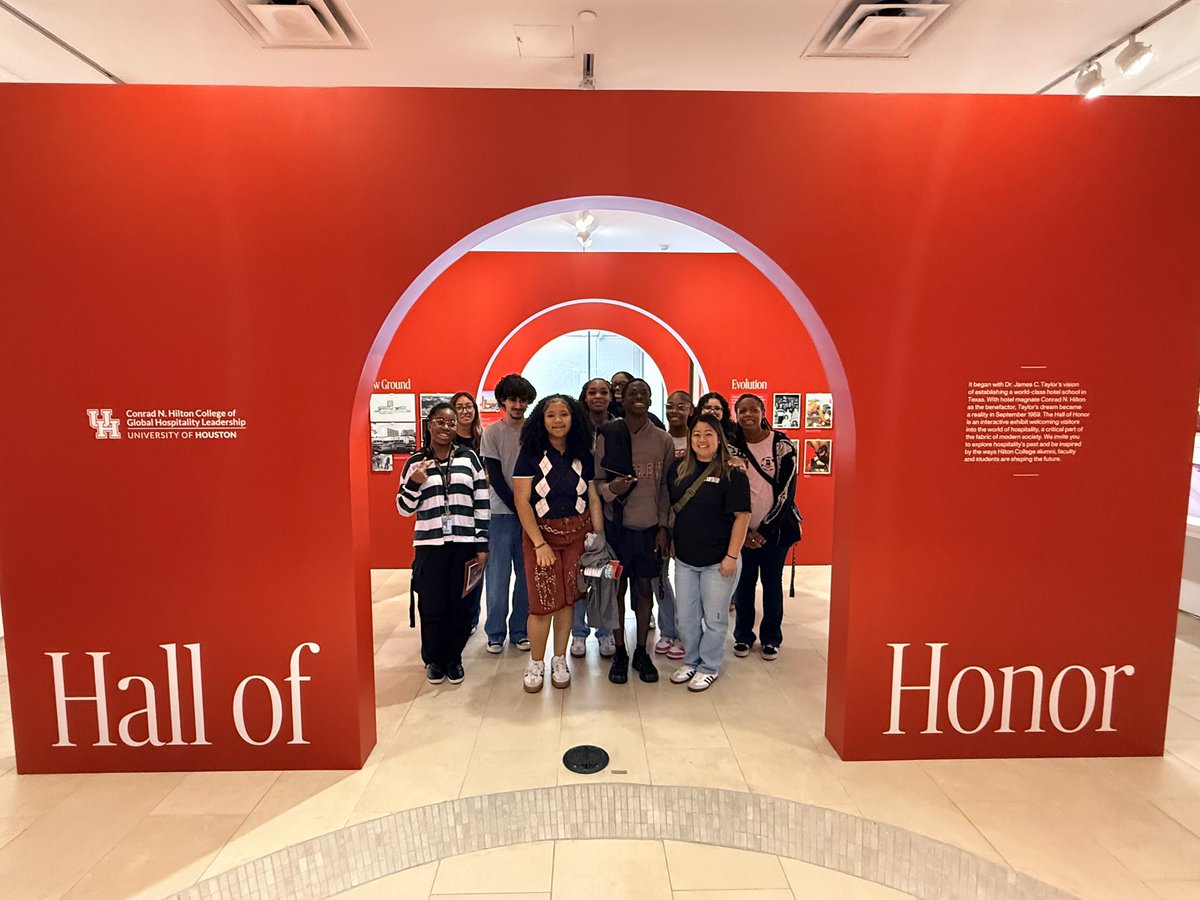 StephenJamesMBA's tweet image. Huge thanks to @HiltonCollegeUH for hosting our @cwhs_springisd students!🙌🏾 They got to explore state-of-the-art facilities, discover the many paths in hospitality, and get a real taste of university life. An inspiring experience for our future leaders! 🌟 @SpringISD_CTE…