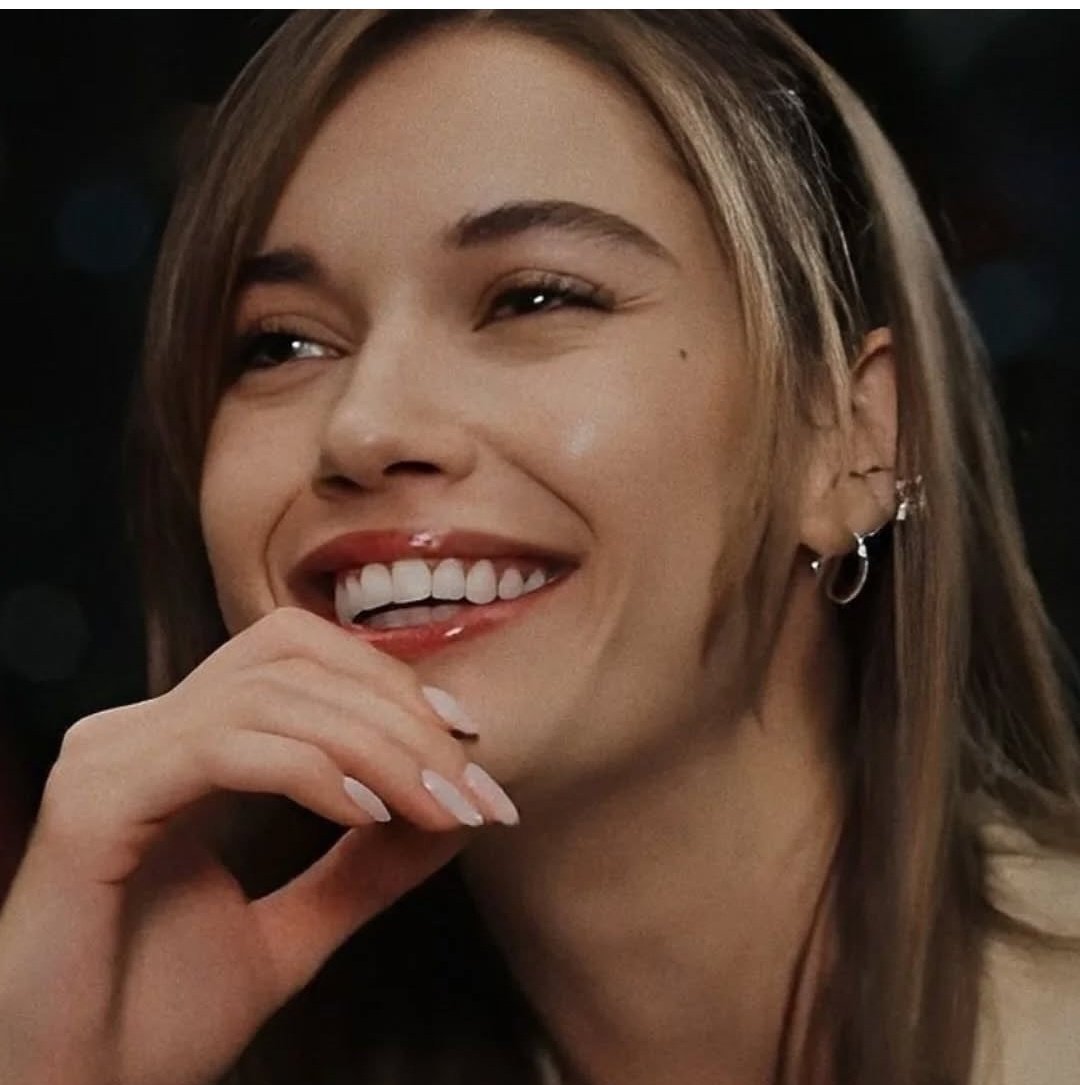 Cuma akşamınız mübarek olsun. Gönlünüzden geçen hayırlı Dua'ları Allah ömrünüze yazsın inşAllah amin kızım için destek istiyorum güzel kızlarım 🤍#AfraSaraçoğlu AfraSaraçoğlu