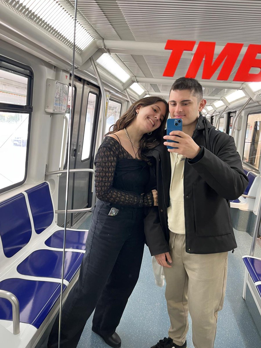 racheeldepaco's tweet photo. celebracions de cumple 2/3💍
ningú m'havia fet tant feliç a la vida com ell, es el noi perfecte i l'estimo com a ningú💙 https://t.co/cneFJd4kzX