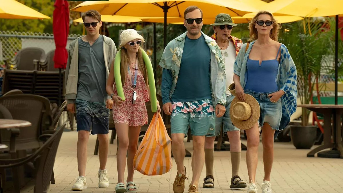 danilink88's tweet image. 43. Nadie 2 (2025)
7/10
Una secuela que funciona bien, aunque sea algo más relajada. Mantiene el ritmo, la acción es una gozada y tiene escenas que disfrutas sin pensar. No sorprende como la primera, pero sigue siendo muy divertida y efectiva.