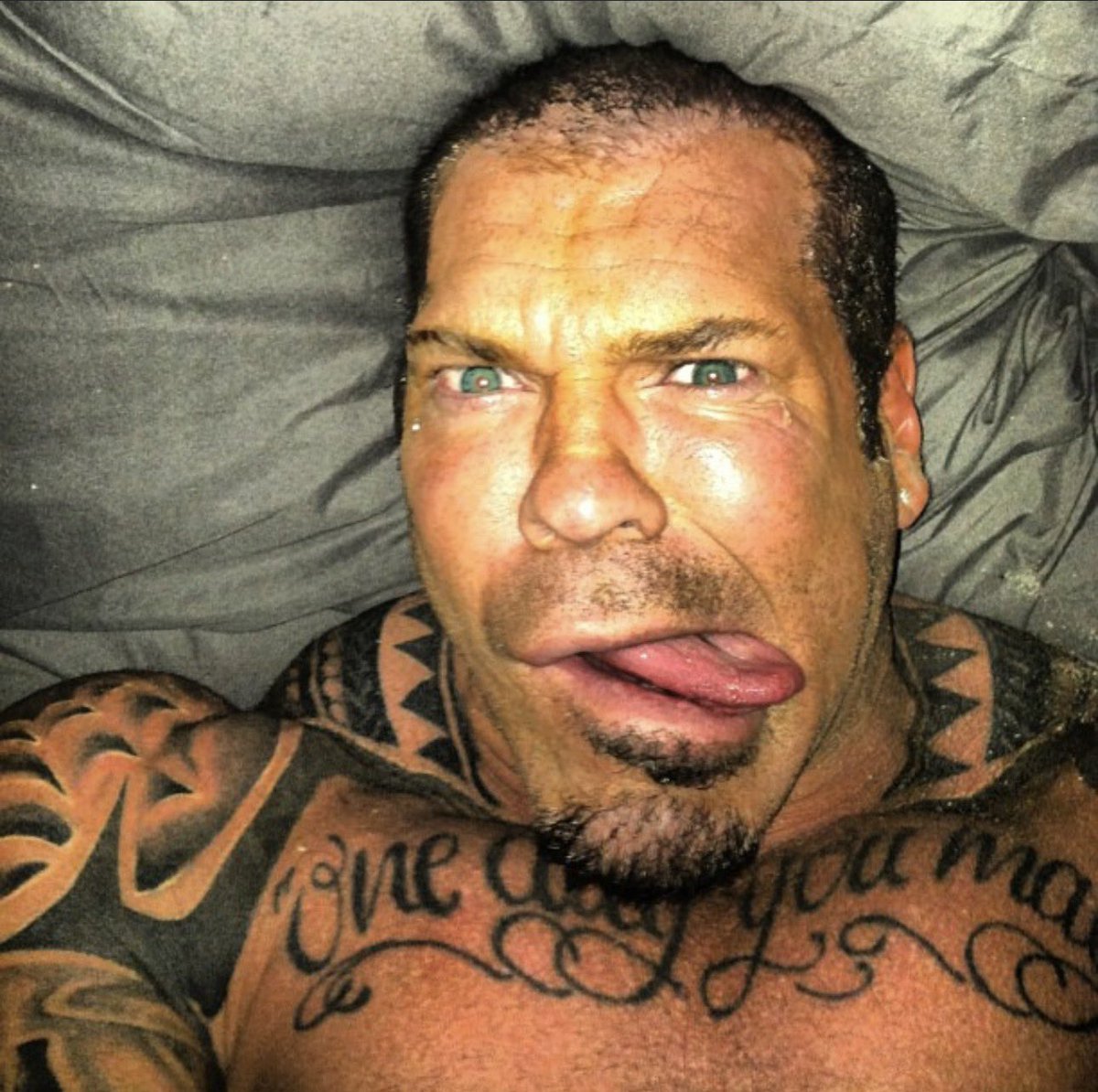 killmefam's tweet image. 