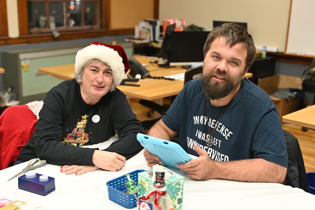 CurtisPublic's tweet image. NEXT FRIDAY AT 5:30 PM -- Join us for the Hanover Winter Stroll!

We&apos;ll be at the Salmond School, as usual, with crafts!

#HanoverWinterStroll #JohnCurtisFreeLibrary