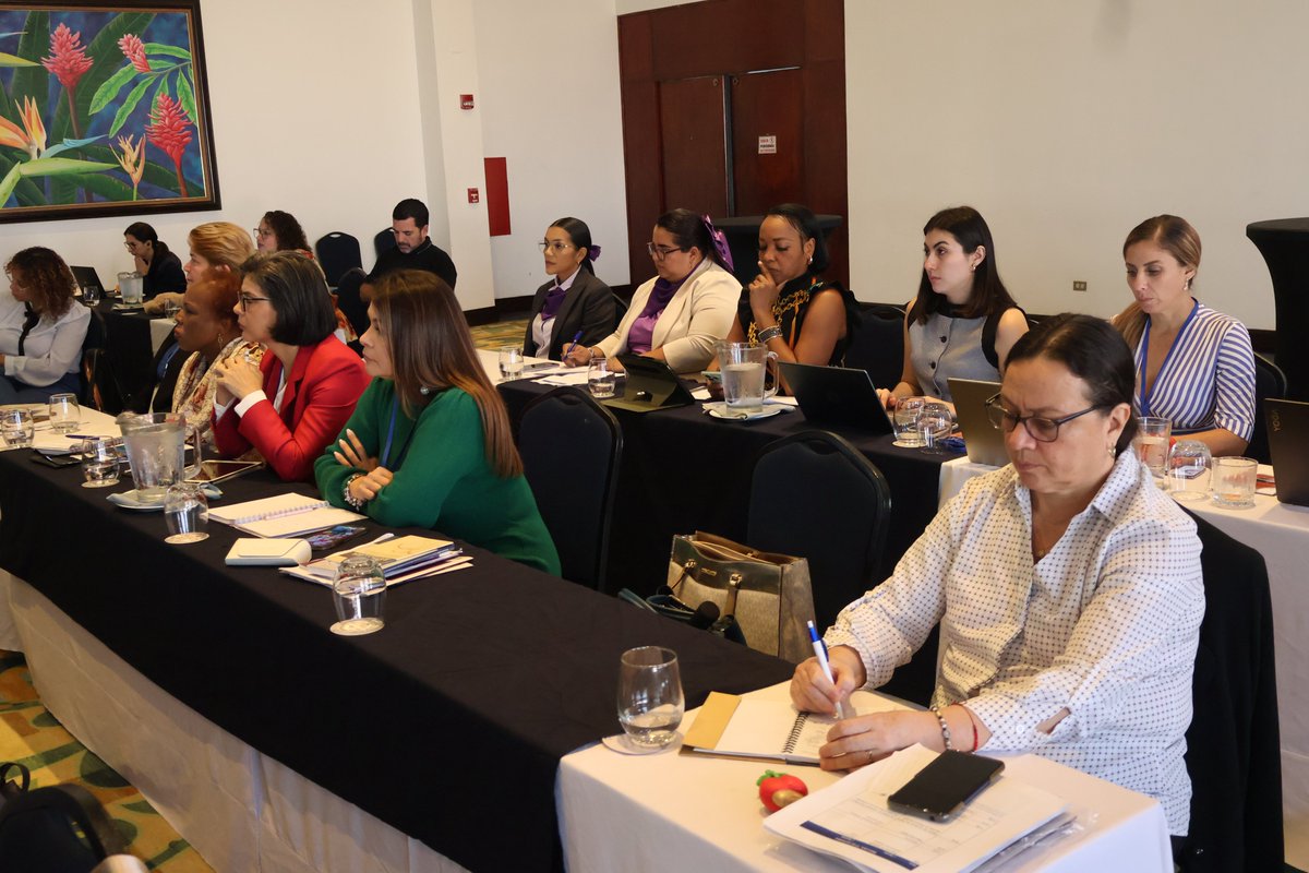 🇨🇷 Cerramos la 4.ª edición del Curso para Candidatas Electorales en Costa Rica.
Durante la jornada, las participantes trabajaron en la planificación integral de sus campañas y la importancia de incorporar la seguridad digital en sus estrategias.