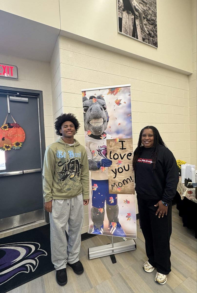 HowDMathG's tweet image. Enjoyed spending time with My Twin/SonShine @its_tre3 at the Moments for Moms Breakfast hosted by @rvhs 💜🩶 Thank You once again🫶🏾