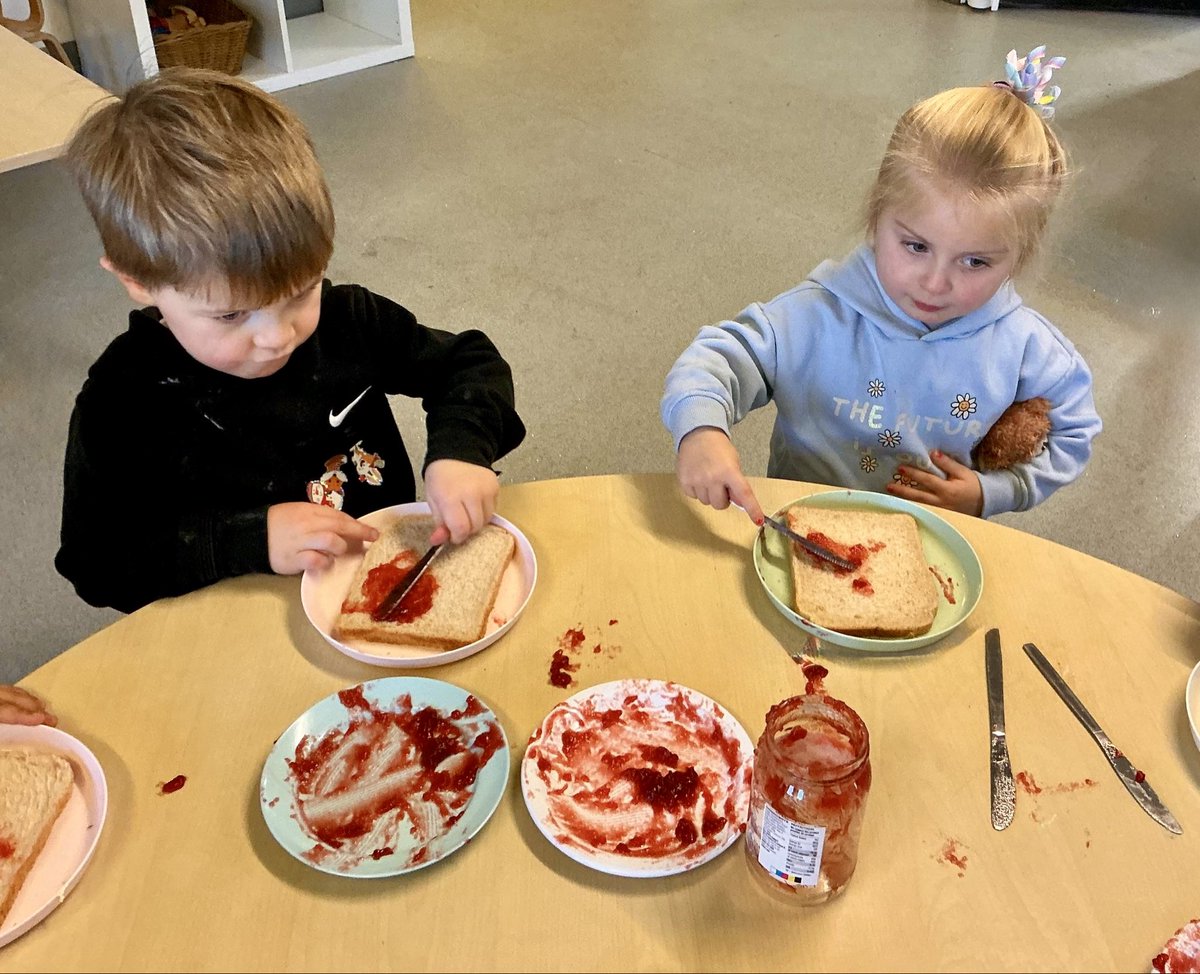 bpinfant's tweet image. Just like Baby Bear, Nursery have been busy making jam sandwiches ready for their picnic on the moon! 🚀🥪🌙 Such lovely teamwork and use of basic tools. ⭐️ #BPIEarlyYears #WhateverNext