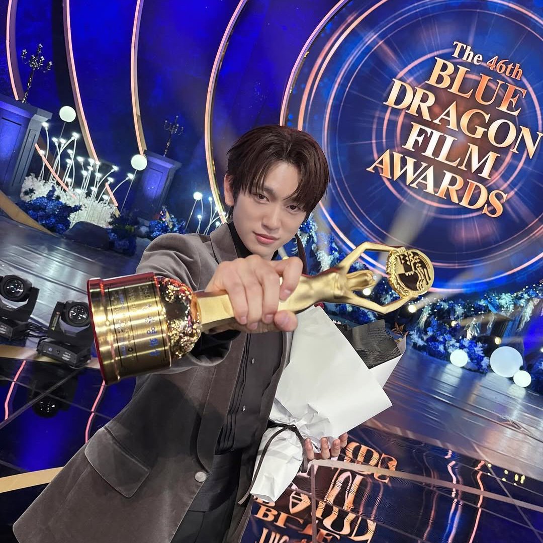 Next on the bucket list for you is the Best Actor Award !
#Jinyoung #박진영 #갓세븐