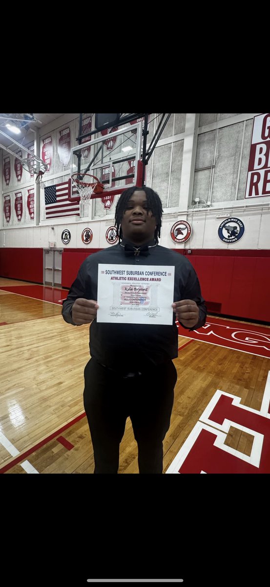 Blessed and honored to have received 8a all conference <a href="/OLMafia/">OL MAFIA</a> <a href="/HFVikingFTBL/">Homewood-Flossmoor Football</a> <a href="/HFHSAthletics/">Homewood-Flossmoor</a> <a href="/CoachClark_65/">Tyler Clark</a>
