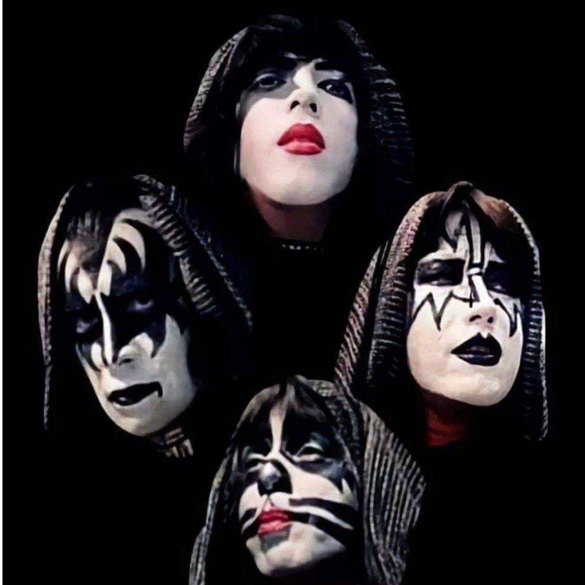 #KISStory : 10/28/1978
I had JUST turned 15. Kiss was my lifeline. My mother was in year yr 7 of an 8 yr battle with cancer. Kiss kept me sane. Her last BD gifts to me ( 9/30/78) were the solos. She sat through  this ( sick as F) laughing and being a good sport. Nephews  and I (