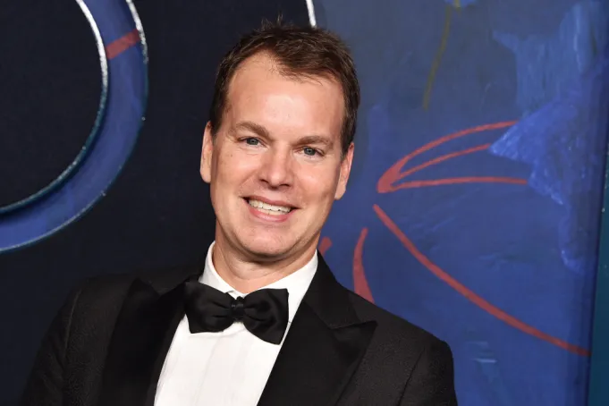 Bloys, J.K. Rowling'in çok satan roman serisine dayanan dizinin yazarlarının, ilk sezonun İngiltere'de çekilmesi nedeniyle şu anda 2. Sezon senaryoları üzerinde çalıştıklarını doğruladı.
+