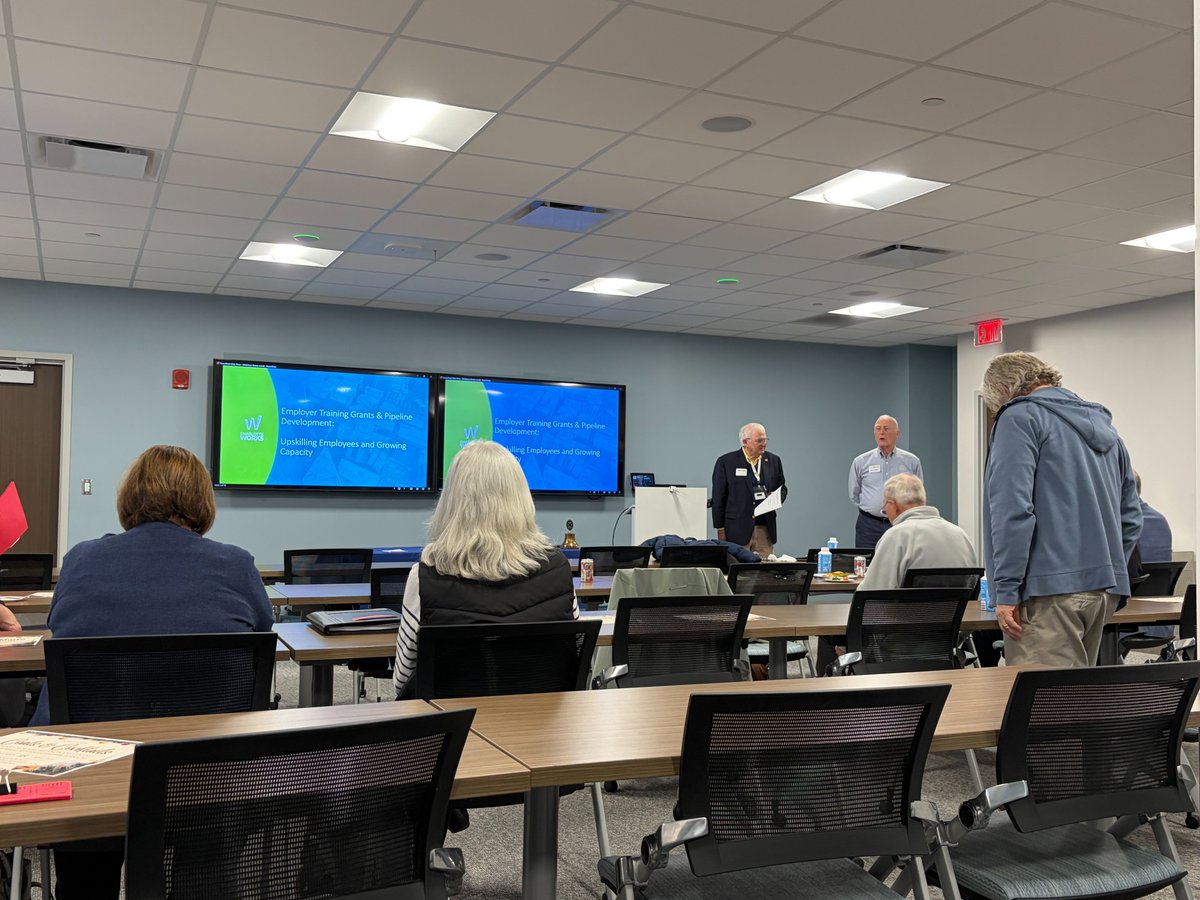 CharlotteWorks's tweet image. Our Business Engagement Director, Andrew Davila, presented to the Rotary Club of Matthews on how Charlotte Works can help your company thrive!
We help Mecklenburg County businesses:
Acquire Talent
Retain Talent
Access UpSkill Grants, OJT, and WEX programs.
#WorkforceDevelopment