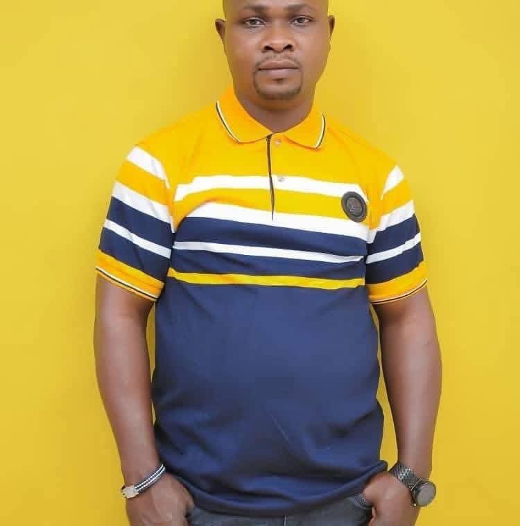 fattylincorn_01's tweet image. WANTED!!!

This is to notify the general public that Victor Benjamin Fajemirokun is wanted for the heinous crimes of kidnapping and murder.

He is alleged to have abducted a Federal Road Safety Corps (FRSC) officer and her child in Abeokuta, Ogun State, and subsequently…