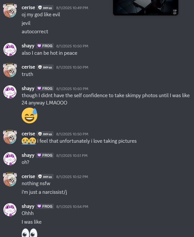 24claws's tweet image. screenshots from my dms with shayy. 
that couldve been me in that doc. if things had been different that could have been me.