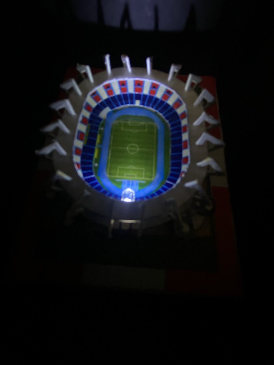 Contra el DIM regalamos esta réplica a un hincha , prontamente obsequiaremos otro en el metro .🔴⚪️ <a href="/JuniorClubSA/">Junior FC</a> <a href="/FunMuseoMLM/">Fundación Museo Rojiblanco M.L.M.</a>