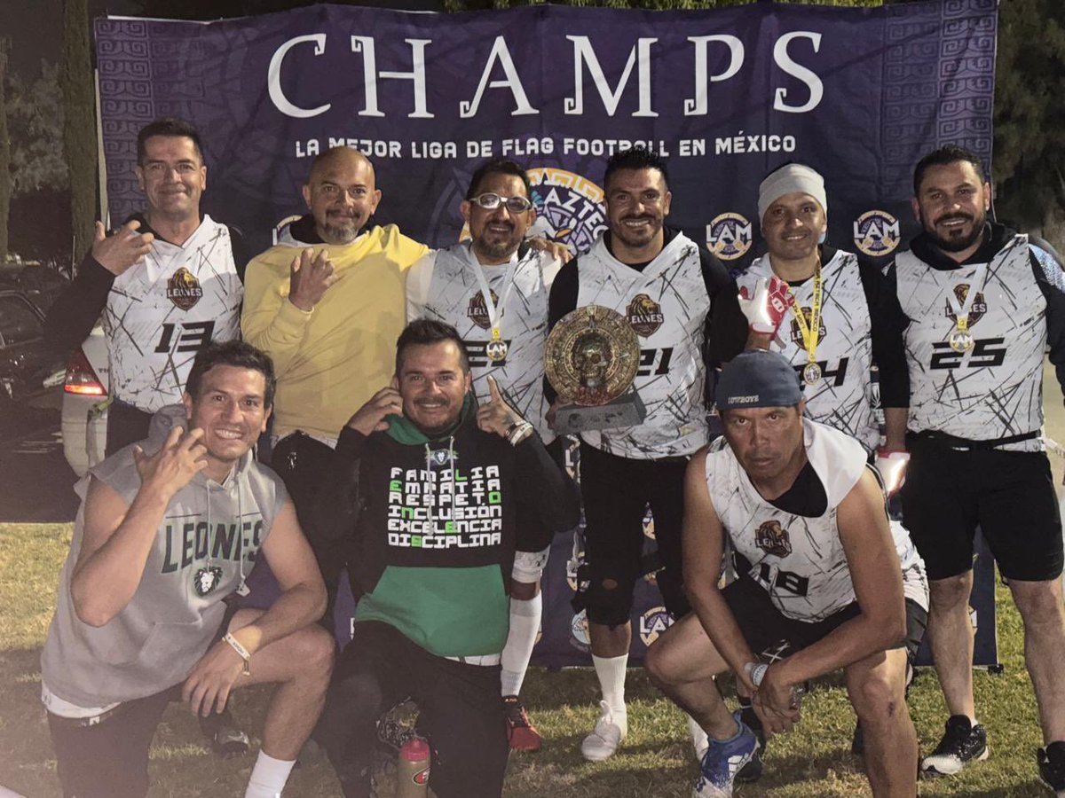 FECCCDMX's tweet image. 🏆🔥 ¡LEONES CAMPEONES!
La garra de la FECC y la FGJCDMX brilló en una final inolvidable de Flag Football.
Gran reconocimiento también para los Paladines, que dieron un partido digno de admiración.
¡Orgullo total para ambos equipos! 🦁🏈