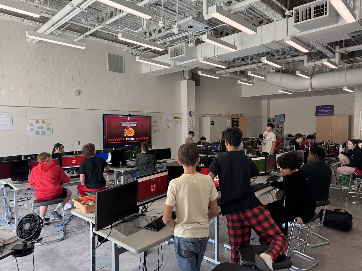 Reviewing in submarine game mode.. IYKYK…😮😎<a href="/Kahoot/">Kahoot!</a> 
#KMSCougarPride <a href="/HumbleISD_KMS/">Kingwood Middle</a>