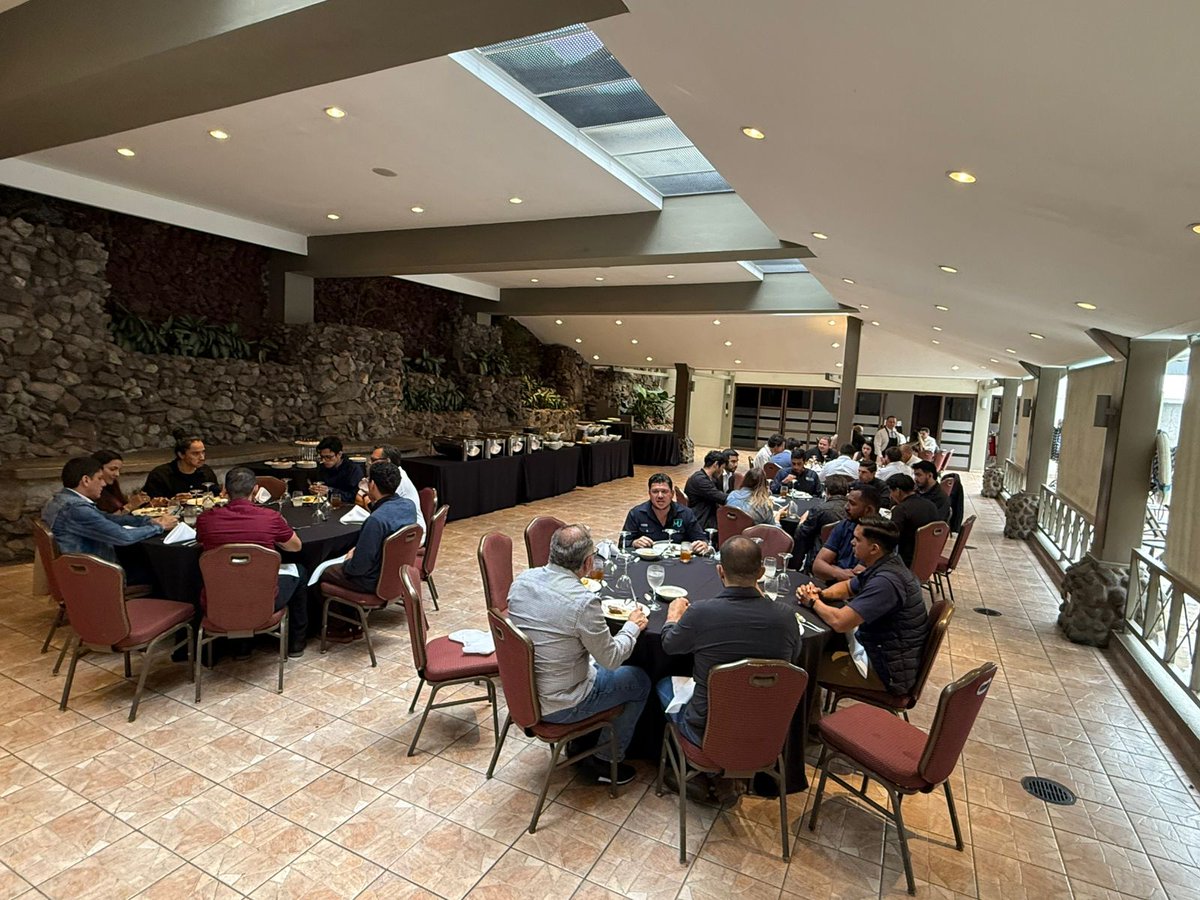 WA_Latam's tweet image. Agradecemos a nuestros clientes y socios tecnológicos en #CostaRica que participaron en #IndustrialSolutionDay2025 de #WescoAnixer. Su presencia y colaboración hicieron de este evento un espacio enriquecedor. wes.co/4pgbGh9  @BeldenInc @current @eatoncorp #Rymco