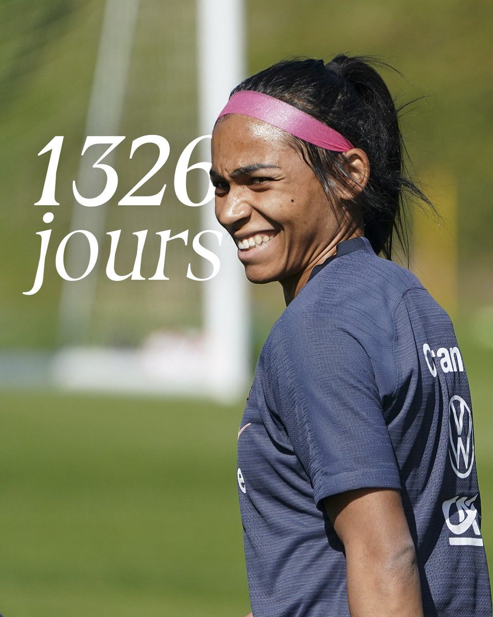 equipedefranceF's tweet image. 𝟏𝟑𝟐𝟔 𝒋𝒐𝒖𝒓𝒔 𝒑𝒍𝒖𝒔 𝒕𝒂𝒓𝒅... Perle Morroni fait son retour en Équipe de France 🇨🇵🙌