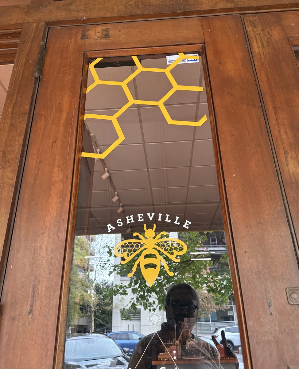 DM3_Vitalyst's tweet photo. Happy #NationalRuralHealthDay! Ever since I joined @VitalystHealth, I’ve been on a mission to move resources to #ruralAZ via Vitalyst & national networks. Those national connects took me back to Western NC to listen & learn from amazing civic hubs & leaders doing amazing work. https://t.co/AOik3mKP6a