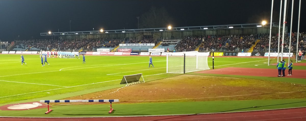 Osim što blokiraju kritičare na fejsu, što predsjednik koristi vulgarni rječnik na članskom danu,  sada i trener ne daje izjave novinarima. Bravo!