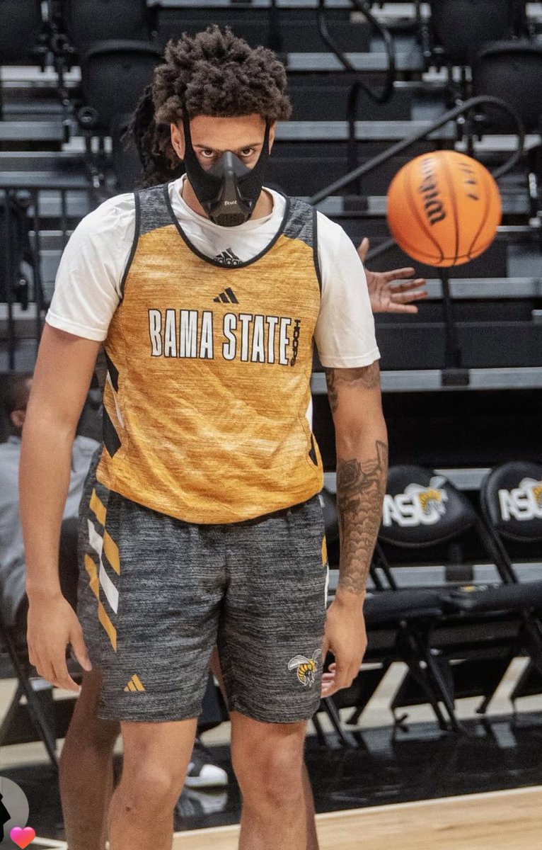 DewayneSimpso10's tweet photo. Happy birthday 🎂 
Micah Simpson and Alabama State fall to Air Force 66-64. Simpson had 21 in the first half and finished with a career high 30 pts to lead all scores. https://t.co/3mlF50RT1v