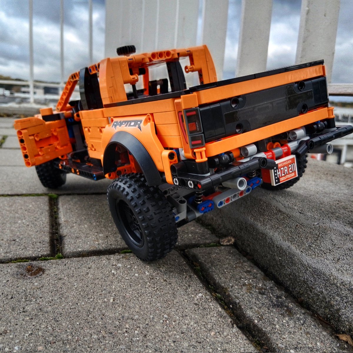 M438sCreations's tweet image. Ostatni post z Raptorem przed demontażem.

#lego #technic #legotechnic #ford #legoford #raptor #fordraptor #afol #legostagram #legoinstagram 
#legoofinstagram #toyphotography #legophotography #minifigurephotography #afolphotography #m438