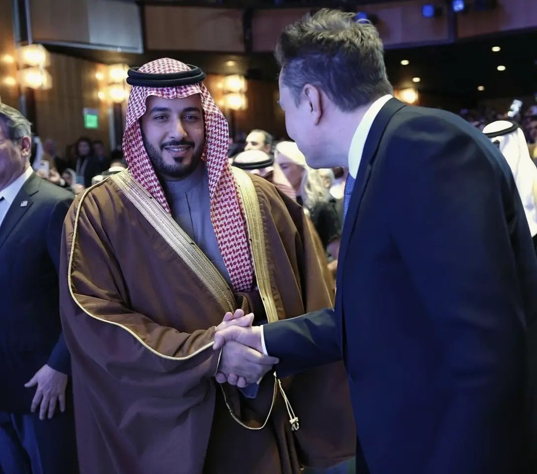 BinsaeedRashid's tweet image. I have a friend who shilled me 3 coins:

$DOGE at $0.002
$SHIB at $0.00000009

And now he just told me to buy $ZEC (ZCASH) at $650