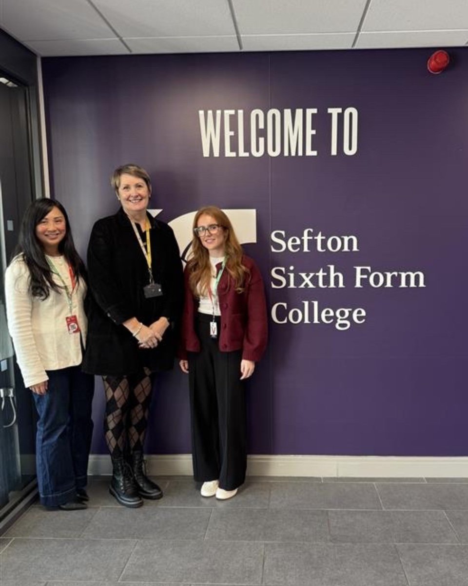 seftonsixth's tweet photo. Former student Natalie returned with her manager, Lora from Bidfood to speak to our Business &amp; Economics students 💼

Natalie shared her journey from Sefton Sixth Form College to Bidfood’s graduate scheme, while Lora highlighted the career opportunities at the company! https://t.co/DJqtOrW8Ne