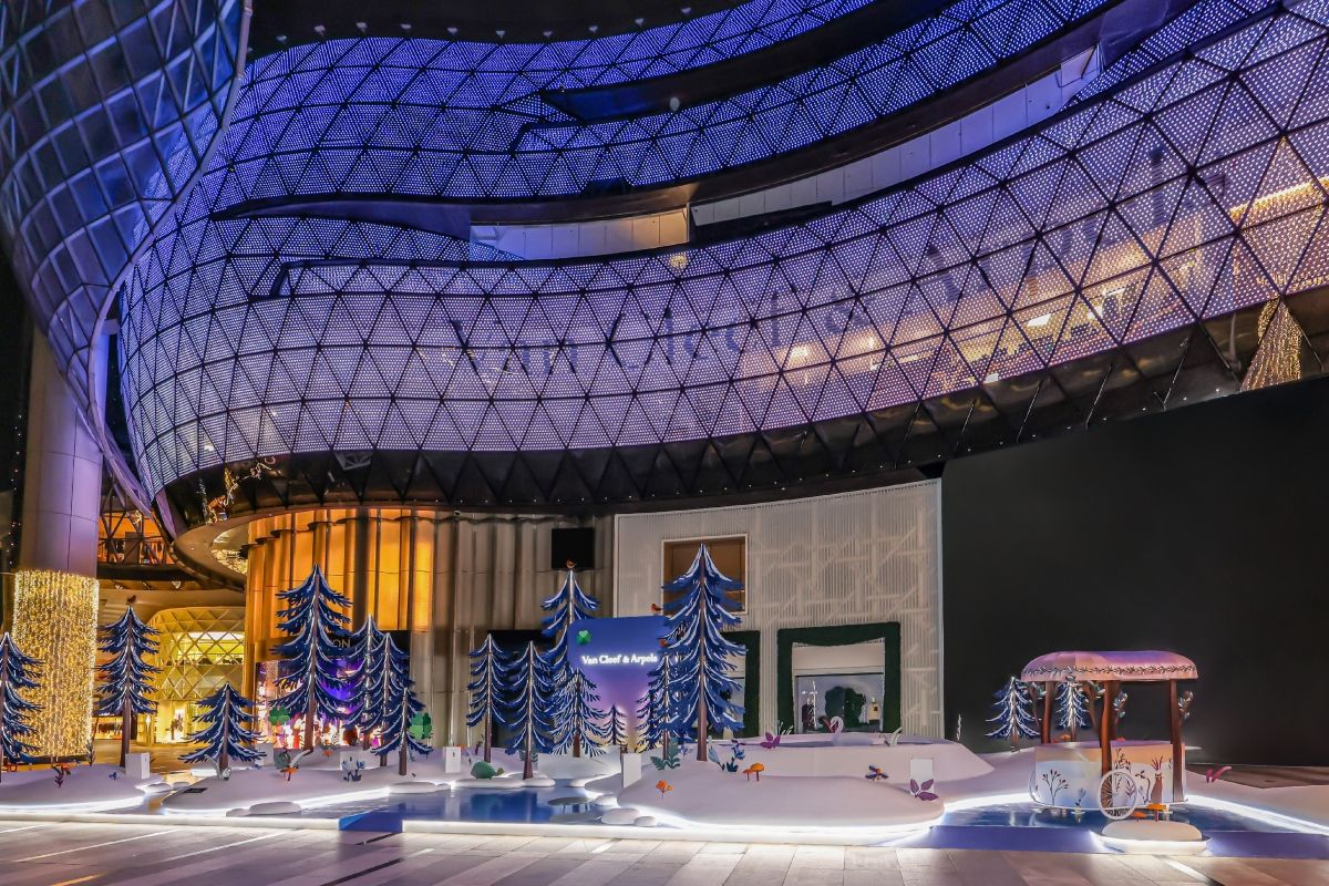 cppluxury's tweet image. VAN CLEEF &amp;amp; ARPELS opens in Singapore its first Duplex store in Asia (ION Orchard)

#VanCleefAndArpels #VCA #Singapore #IONOrchard #luxuryjewellery #luxury #jewellery #highjewelry #luxurywatches #luxuryretail #luxurystore #duplex #Richemont @vancleefarpels