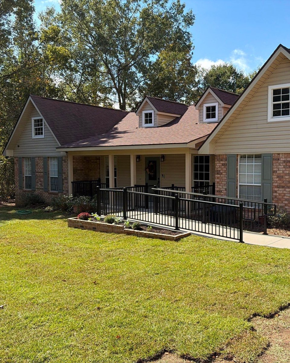 wisebuildersrnr's tweet photo. We recently completed a full accessible upgrade on this property, making both the front and rear of the home easier and safer to navigate. ♿

#WiseChoice #ADARenovation #HomeImprovements #RampInstallation #BeforeAndAfter #MobileAL https://t.co/K3HefAd1DR