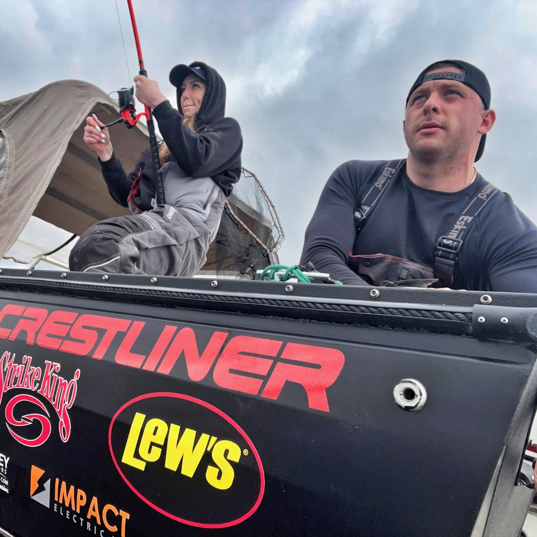Lews_Fishing's tweet image. The Lew&apos;s Mach Cat Smash isn&apos;t just for chasing Catfish😎

Lew&apos;s Canada Pro, Gianni Balboa, puts his to use putting sturgeon in the boat💪 

Have you used the Lew&apos;s Mach Cat Smash yet? Let us know down in the comments below⬇️

#teamlews #feelthedifference