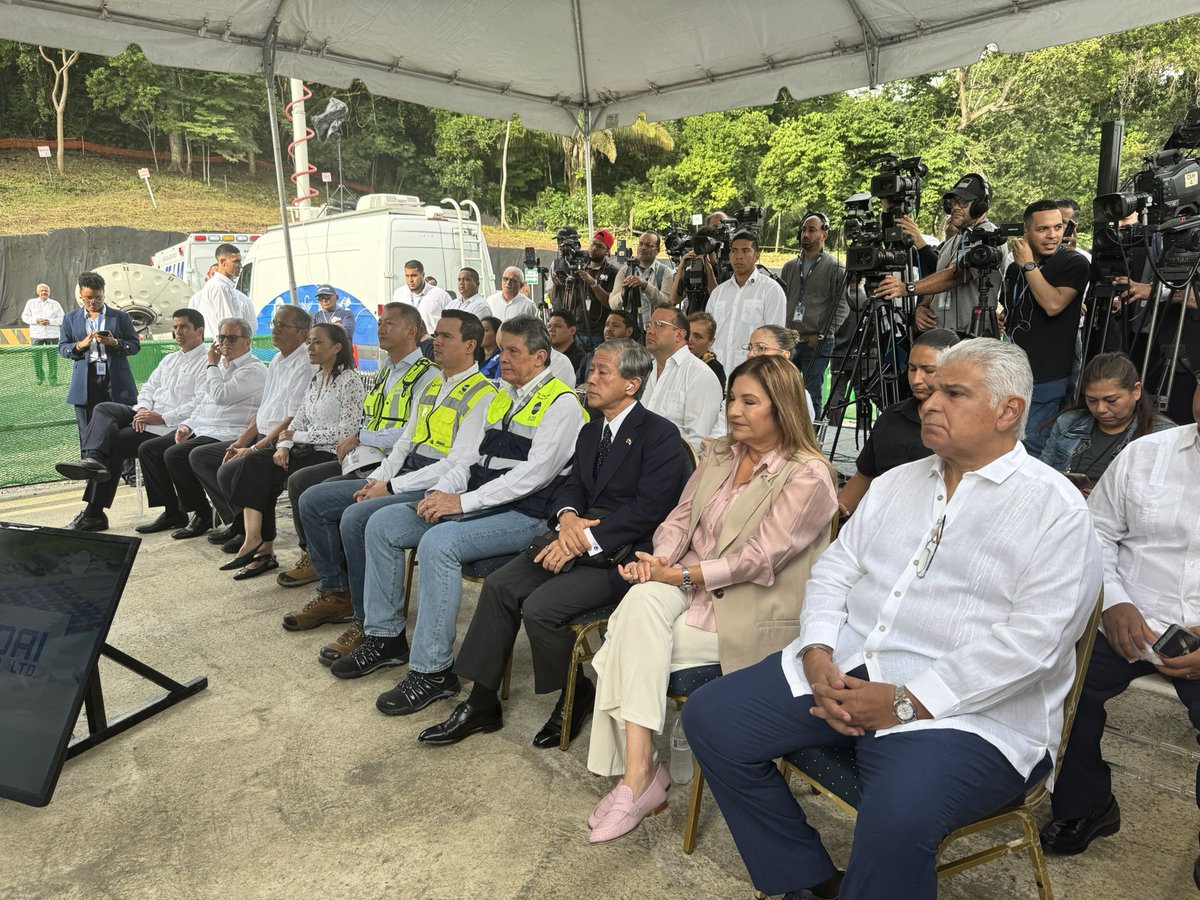Conferencia de Prensa del presidente <a href="/JoseRaulMulino/">José Raúl Mulino</a> de este jueves 20 de noviembre, algunos temas abordados:  
- La construcción del túnel para el tramo soterrado de la Línea 3 de <a href="/elmetrodepanama/">El Metro de Panamá</a> lleva un 45% de avance.
Este proyecto conectará Panamá Oeste con la Capital.