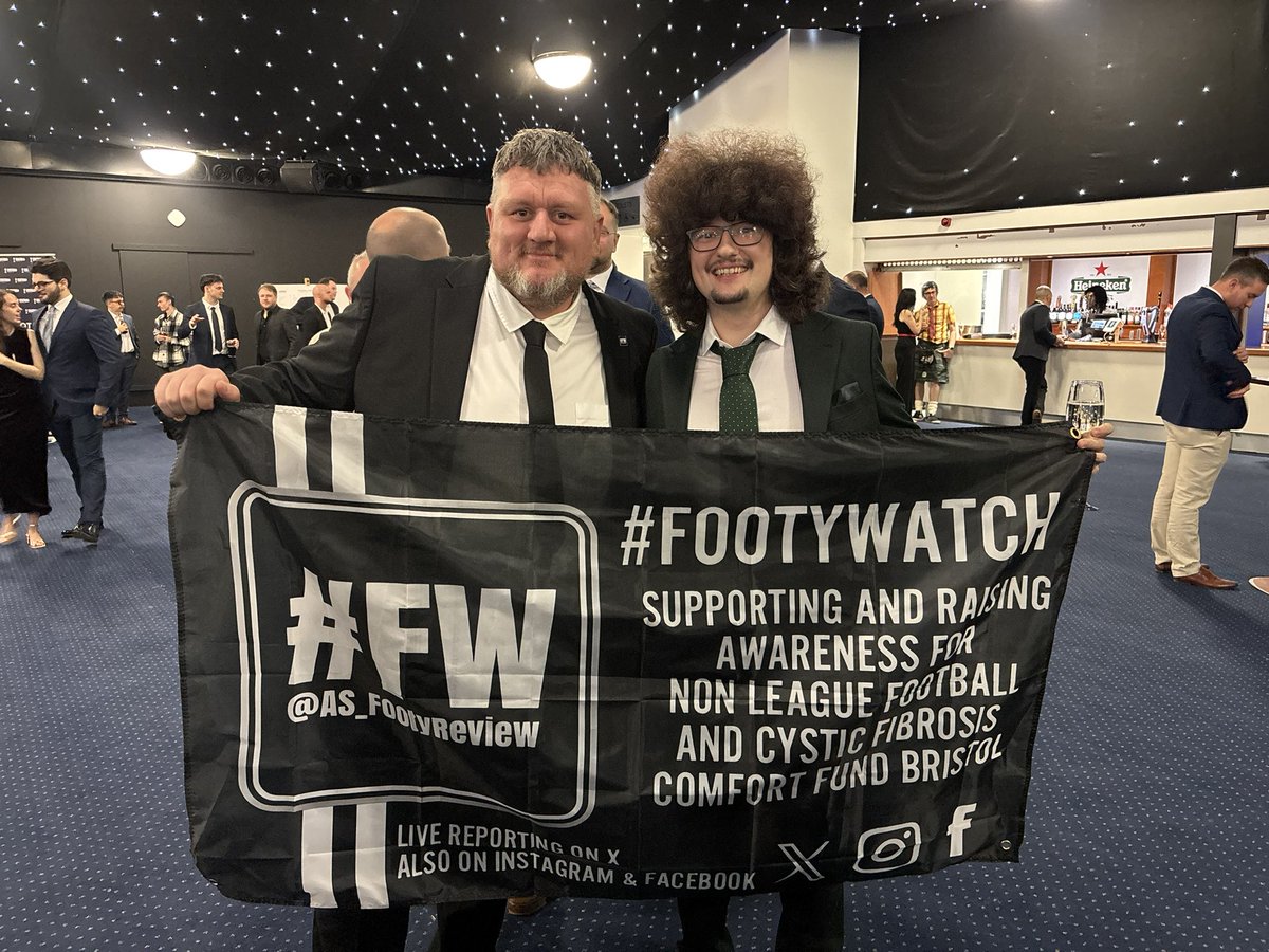 AS_FootyReview's tweet image. Some Barnet that…. 🙌🏼⚽️ fair play @TheUnitedStrand showing support for #FW and @cfcf_bristol at the @The_FCAs honestly it’s a mad head of hair that… 😂 #FW #SupportingCF #SupportNonLeague #UnitedStrand