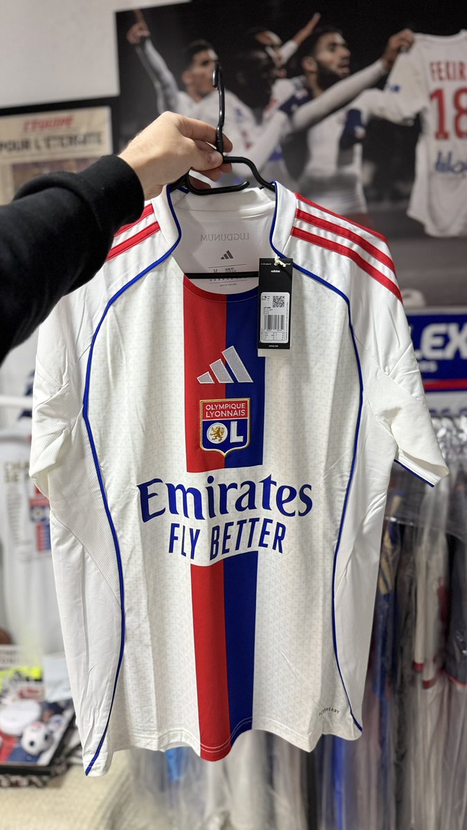 Quentin_Hnq's tweet image. 🎁CONCOURS NOËL🎁

Afin de conclure cette belle journée 
Je vous mets en jeu le maillot domicile de l’OL🥰❤️💙

Pour participer : 

RT+FOLLOW 🫂
MENTIONNE 2 Gones☑️

TAS LE 25/11/2025 1 mois avant Noël

Taille M

#TeamOL #OL