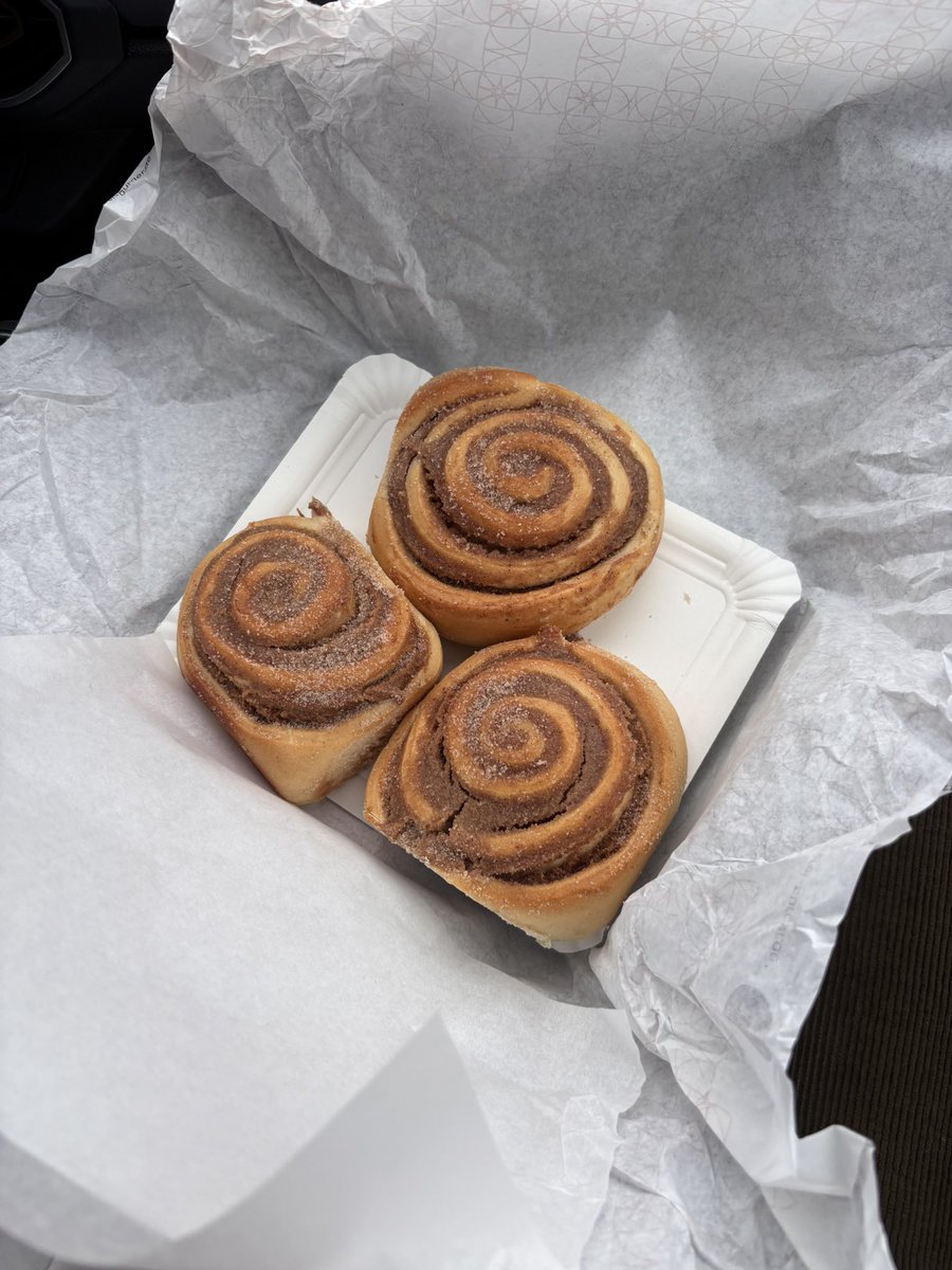 slowtownvoices's tweet image. life outside tw🫶🏼